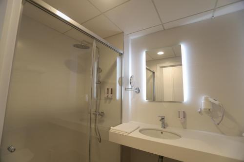 Hotel C31 Room Type - Twin Room with Pool View
