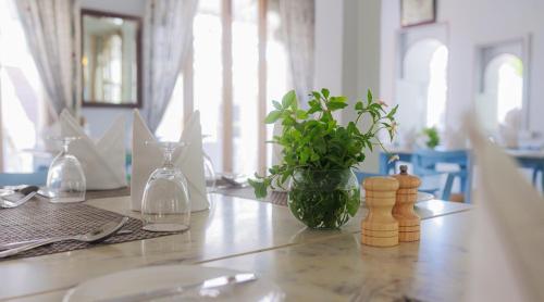 472905643 The Rawla Narlai - A Luxury Heritage Stay in Leopard Country