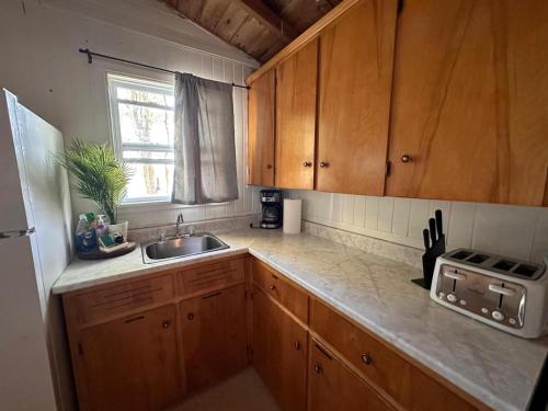 Archie's Lakeside Cabin in New Minas (NS)