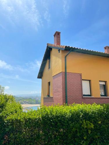  Spacious house with sea view San Vicente de la Barquera in San Vicente de la Barquera