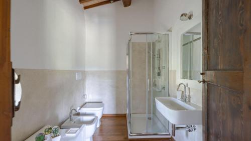 Villa Collombroso - Tap to explore photos