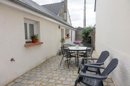 Le Dionysien *** (petite maison avec terrasse) in Chateauneuf-sur-Loire