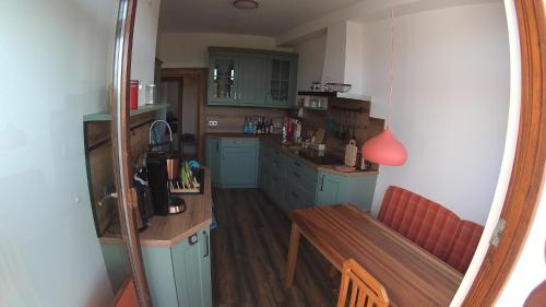 廚房, Ferienwohnung Fernblick in 薩爾費爾德/薩勒