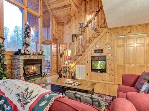 Mountain Mist, 2 Bedrooms, Sleeps 6, Pool Table, Pet Friendly, Indoor Pool