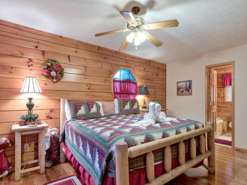 Mountain Mist, 2 Bedrooms, Sleeps 6, Pool Table, Pet Friendly, Indoor Pool