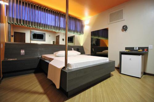 STATUS Motel in Oeste