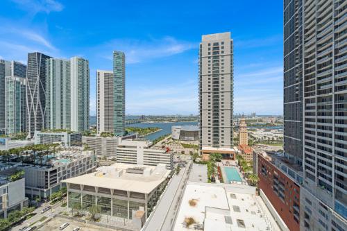 Devereaux Miami Luxury One-Bedroom and Studios 2
