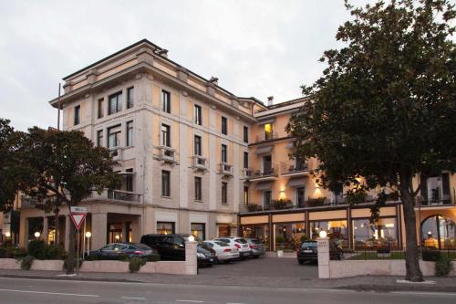 Park Hotel - image 7