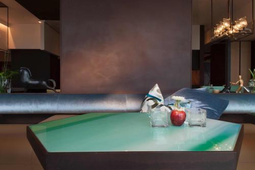 Park Hotel - image 8