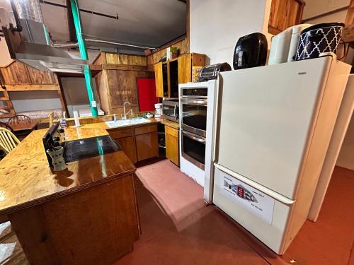 Red Door Lodge - image 8