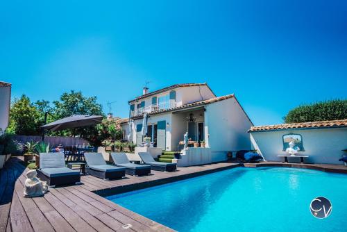 Villa moderne avec piscine proche centre