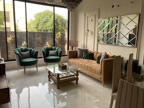 B&B Lahore - Modern 3 Bed Villa in DHA - Bed and Breakfast Lahore