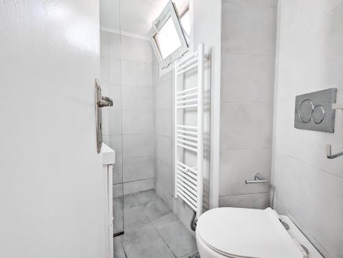 Super Paradise Apartments - image 10