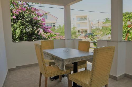 Apartments Matesic - image 2