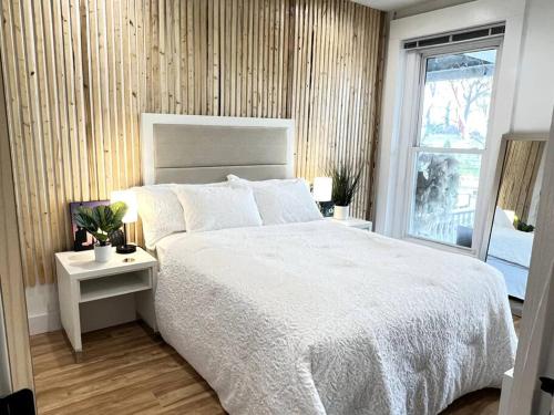 Modern, Spacious Oasis! Getaway! Entire House! 7 Min to Downtown in Baltimore, USA