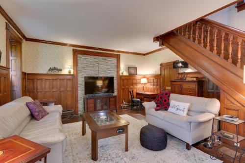 Historic Home on Farm, 15 Mi to Williamsport! in Garden View (PA)