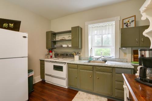 Historic Home on Farm, 15 Mi to Williamsport! in Garden View (PA)