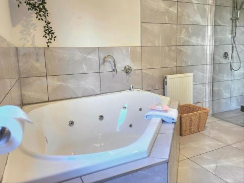 Hot tub, Arthurs Holiday Villa in Arthurs Seat / Main Ridge