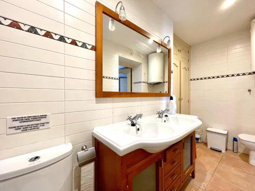 Villa in Salobrena with Sea Views - 화장실