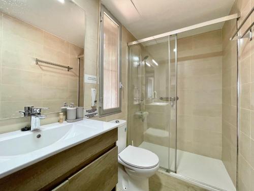 Villa in Salobrena with Sea Views - 화장실