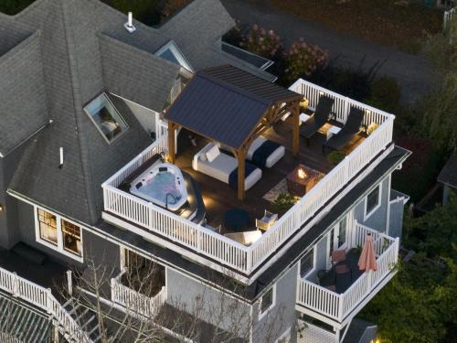 Deluxe Suite with Sea View