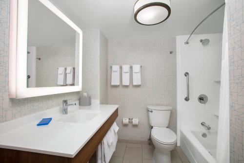 Holiday Inn Express Charleston-Civic Center by IHG in Charleston, USA