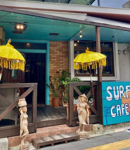 Surfer's Cafe& Hostel, Chatan