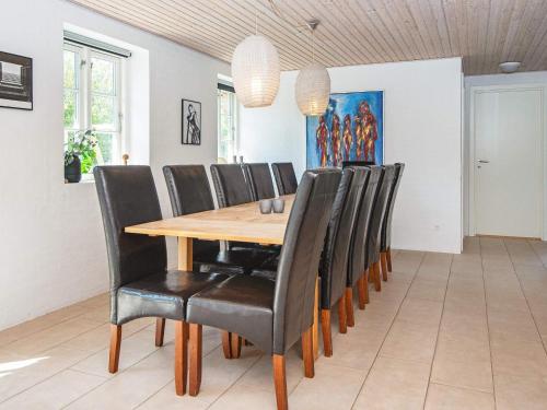 12 person holiday home in Ulfborg