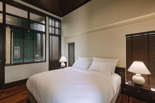 Coucou Hotel Room Type - Deluxe King Room