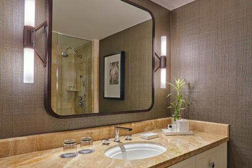 473026867 The Whitley, a Luxury Collection Hotel, Atlanta Buckhead