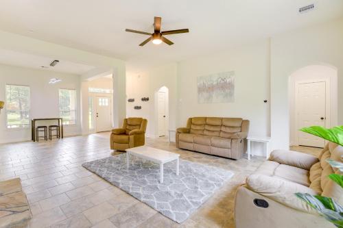 Airy Dayton Vacation Home with Deck and Private Yard! in Dayton (TX)