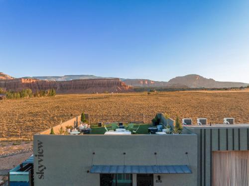 . Skyview Hotel