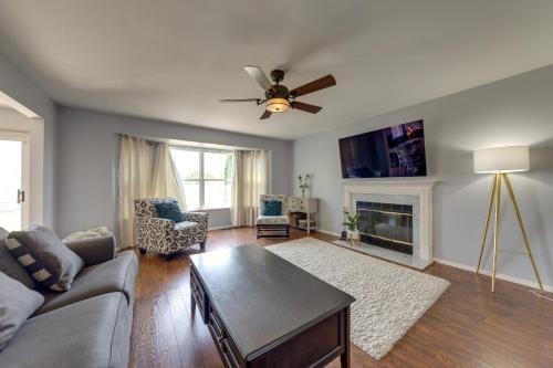 Spacious OFallon Vacation Home 30 Mi to St Louis in OFallon, USA