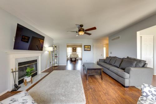 Spacious OFallon Vacation Home 30 Mi to St Louis in OFallon, USA