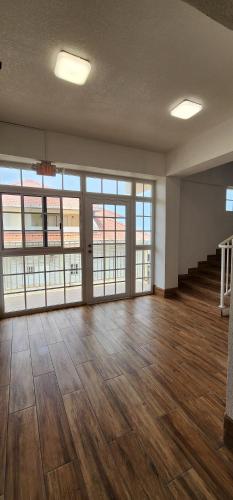 Exterior view, Voyager Sun & Reef Hotel in San Pedro