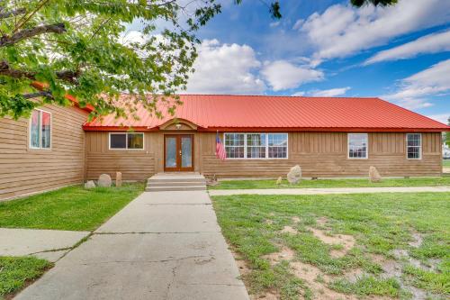 Rural Mountain-View Home Near Hiking and Off-Roading