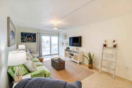 Ocean-View Key Colony Beach Condo with Pool Access! in Key Colony Beach, USA