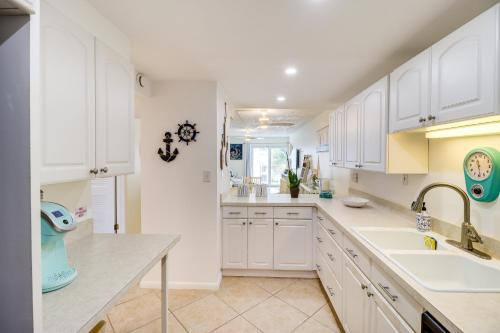 Ocean-View Key Colony Beach Condo with Pool Access! in Key Colony Beach, USA