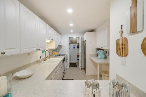 Ocean-View Key Colony Beach Condo with Pool Access! in Key Colony Beach, USA