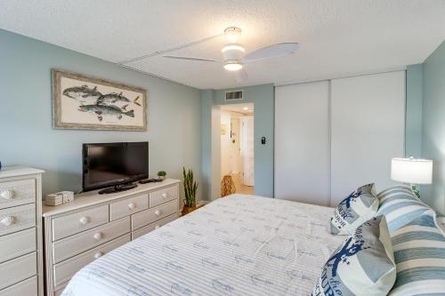 Ocean-View Key Colony Beach Condo with Pool Access!