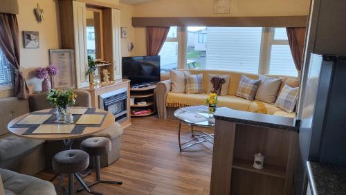 B&B Meliden - STATIC CARAVAN N WALES LyonsRobinHood RHYL - Bed and Breakfast Meliden