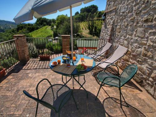 Picturesque Holiday Home in Assisi with Pool