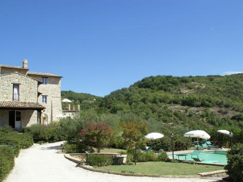 Picturesque Holiday Home in Assisi with Pool