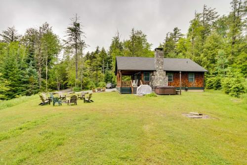 Secluded Elka Park Cabin Hot Tub and Fire Pit! in Elka Park, USA