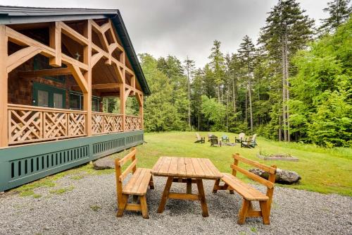 Secluded Elka Park Cabin Hot Tub and Fire Pit!