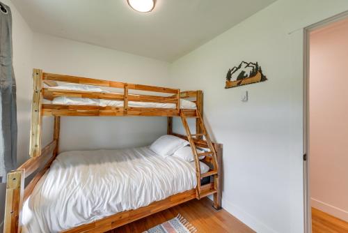 Teton Valley Getaway Fenced Yard, Grill Teton Valley Getaway Fenced Yard, Grill