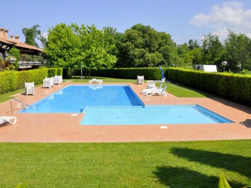 Vibrant Holiday Home in Lazise with Swimming Pool near 2 Lakes