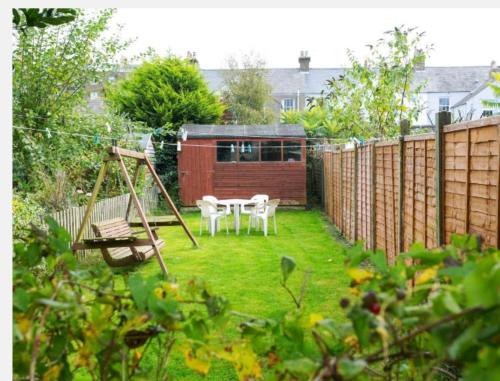 Featured cottage - 5 star location 2 bedroom 2 bathroom 2 living room 90sq garden