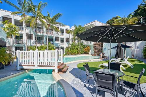 Alassio Apartments with direct pool access Palm Cove