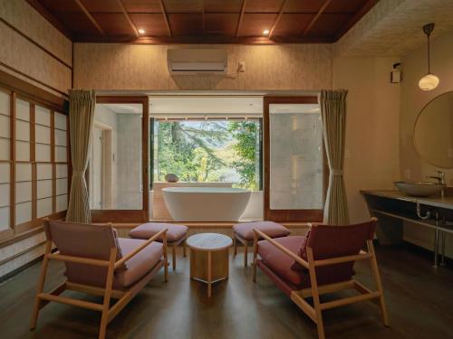 Twin Room with Bathroom